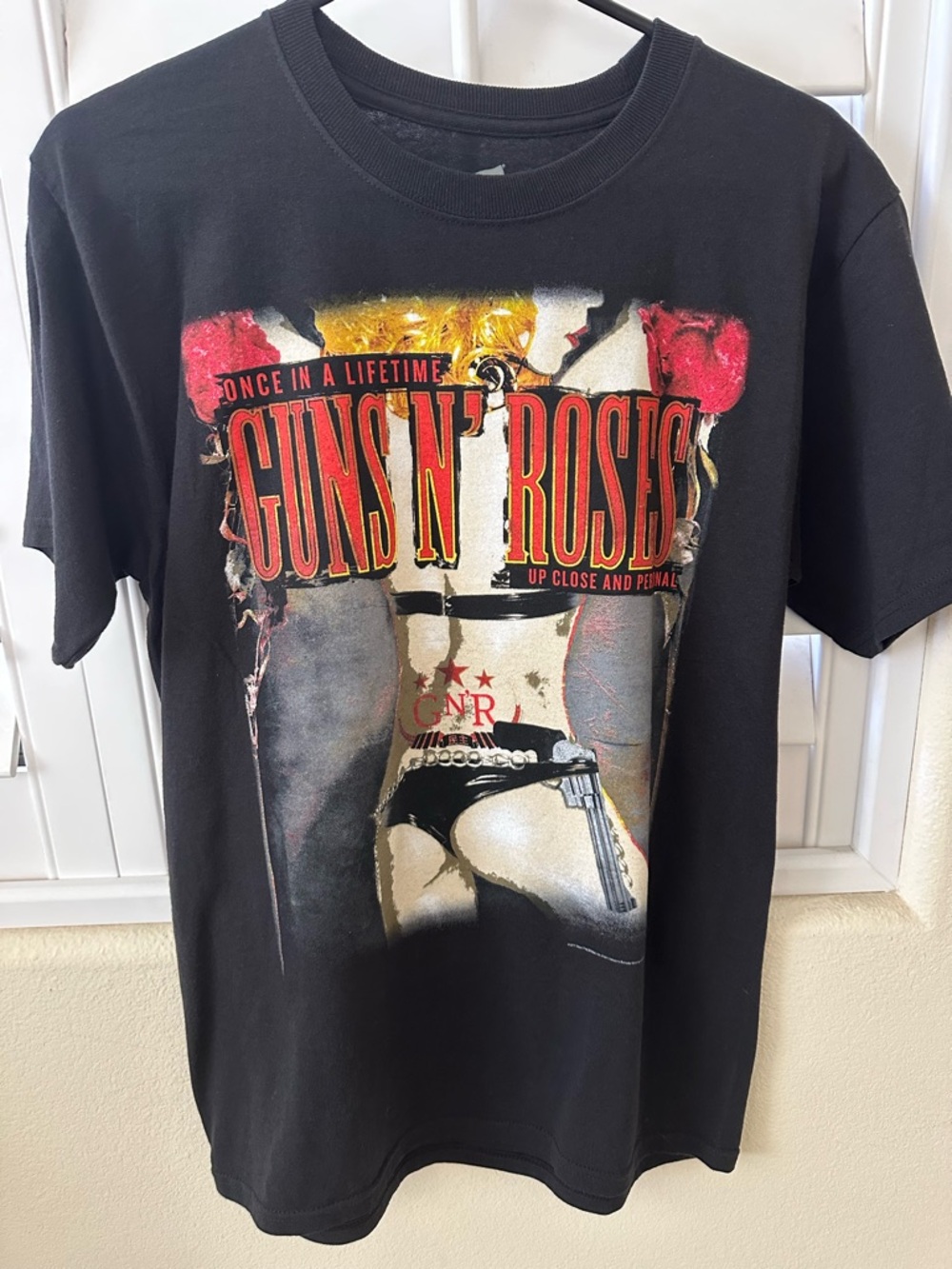 Black Guns N' Roses Graphic 2012 tour Tee with Red and Yellow Logo vintage